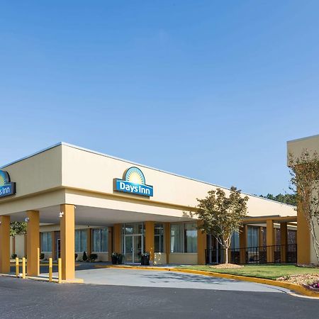 Days Inn By Wyndham Madison Bagian luar foto